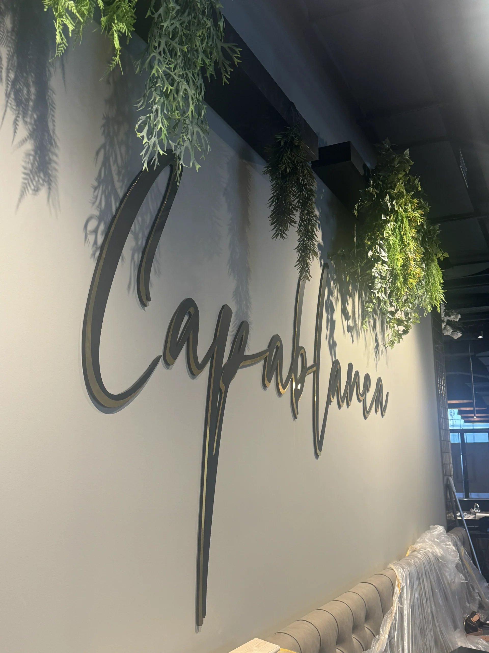 Capablanca Logo an der neu gestalteten Innenwand während des Umbaus in Siegburg